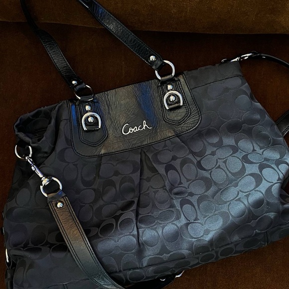 COACH Black Signature Pattern Shoulder Bag - Picture 8 of 11